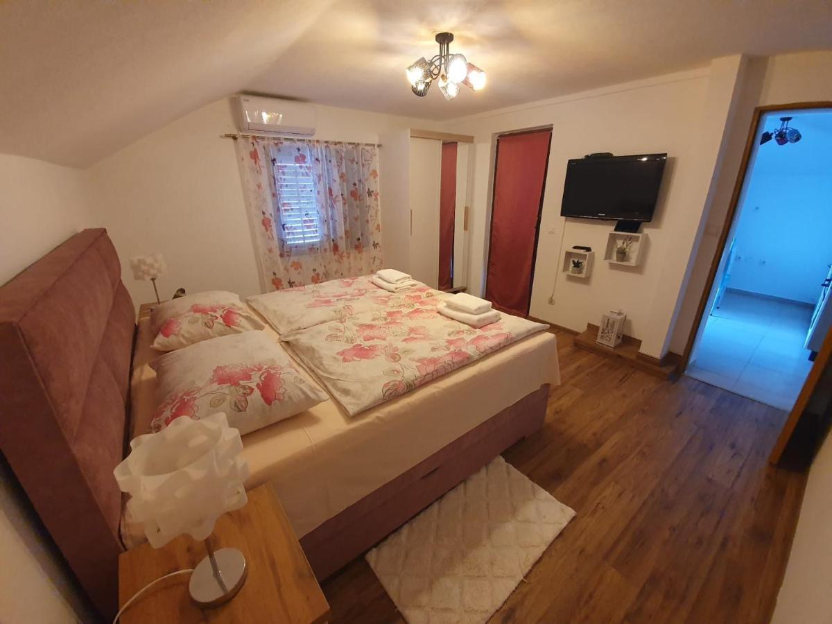 Apartment Magdalena Knin Luaran gambar