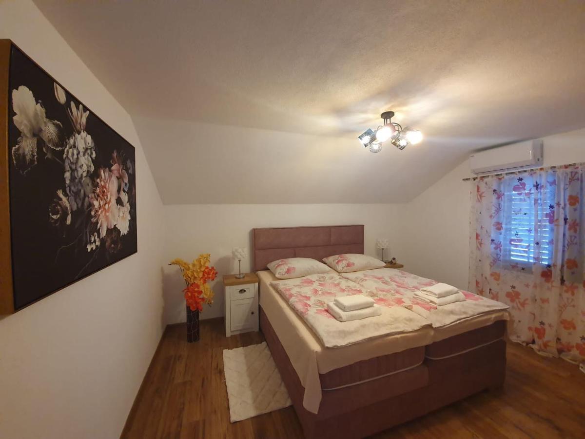 Apartment Magdalena Knin Luaran gambar